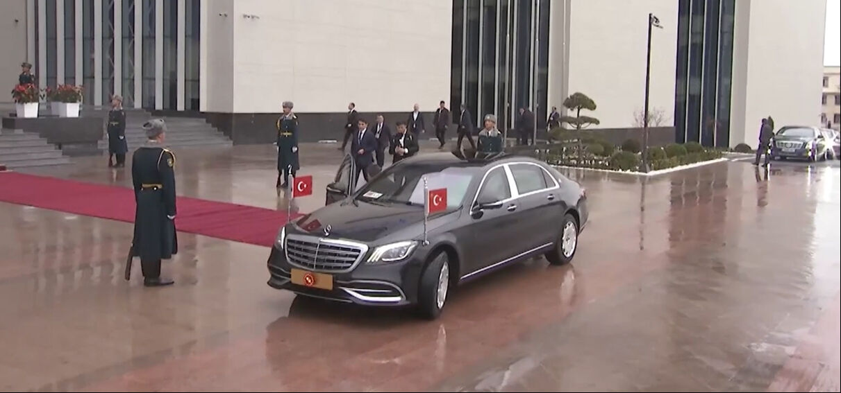 Cumhurbaşkanı Erdoğan, Bişkek'teki Türk Devletleri Teşkilatı 11. Devlet ve Hükümet Başkanları Zirvesi'ne katıldı Cumhurbaşkanı Erdoğan, Bişkek'teki Türk Devletleri Teşkilatı 11. Devlet ve Hükümet Başkanları Zirvesi'ne katıldı - 1. Resim