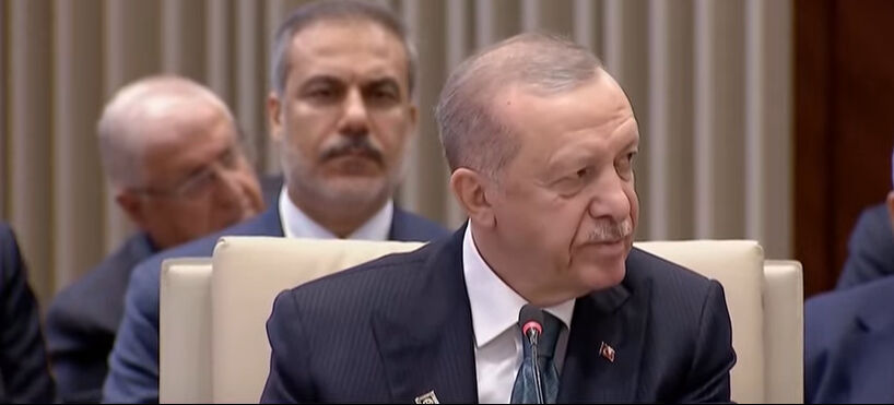 Cumhurbaşkanı Erdoğan, Bişkek'teki Türk Devletleri Teşkilatı 11. Devlet ve Hükümet Başkanları Zirvesi'ne katıldı Cumhurbaşkanı Erdoğan, Bişkek'teki Türk Devletleri Teşkilatı 11. Devlet ve Hükümet Başkanları Zirvesi'ne katıldı - 4. Resim