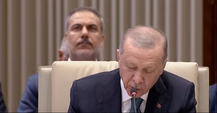 Cumhurbaşkanı Erdoğan, Bişkek'teki Türk Devletleri Teşkilatı 11. Devlet ve Hükümet Başkanları Zirvesi'ne katıldı Cumhurbaşkanı Erdoğan, Bişkek'teki Türk Devletleri Teşkilatı 11. Devlet ve Hükümet Başkanları Zirvesi'ne katıldı - 5. Resim