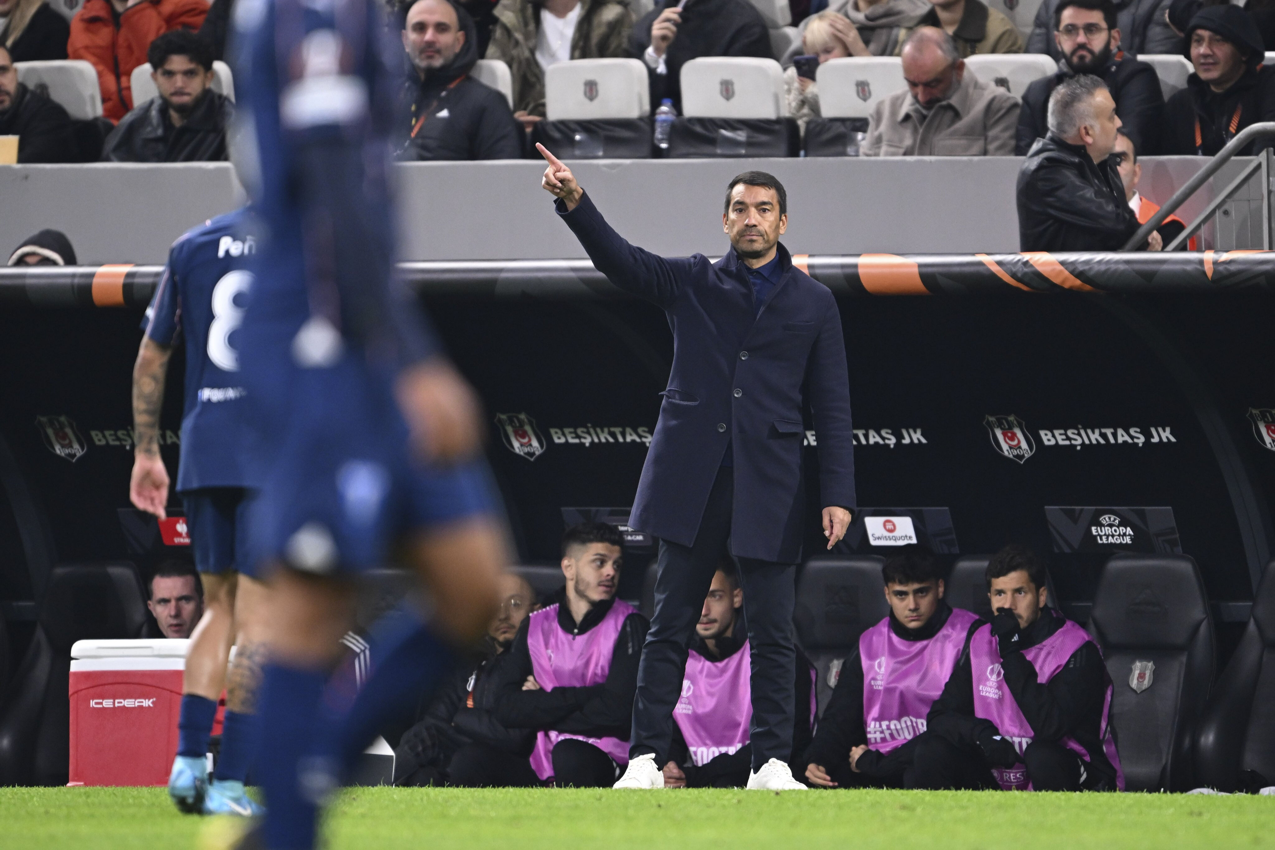 Giovanni van Bronckhorst: Canavar gibi defans yaptık - 2. Resim