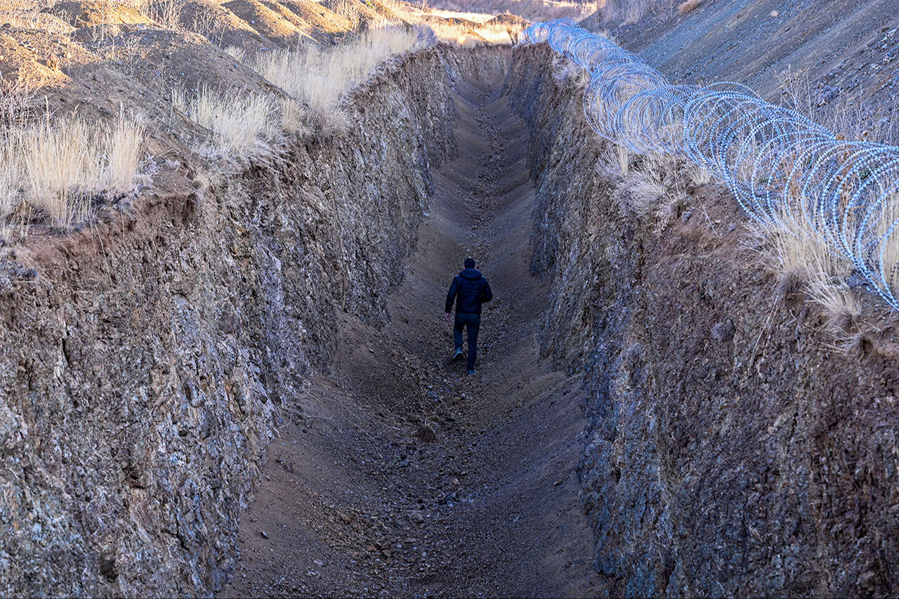 Mehmetçik tetikte! Türk askerinin Van İran sınırındaki nöbeti görüntülendi Mehmetçik tetikte! Türk askerinin Van İran sınırındaki nöbeti görüntülendi - 1. Resim