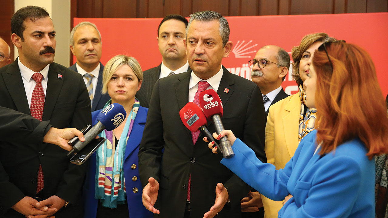 Müsavat Dervişoğlu ve Özgür Özel arasında DEM kavgası! Dervişoğlu'nun sert sözlerine Özel böyle cevap verdi Müsavat Dervişoğlu ve Özgür Özel arasında DEM kavgası! Dervişoğlu'nun sert sözlerine Özel böyle cevap verdi - 4. Resim