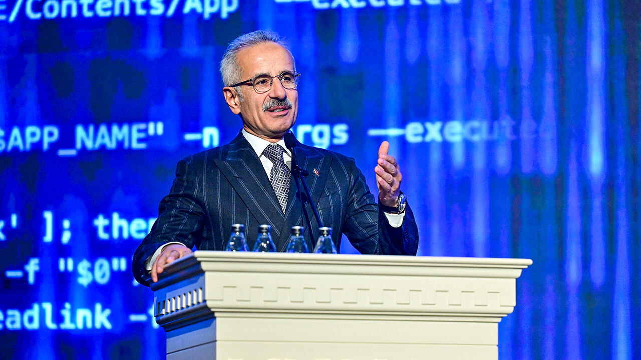 "Siber Güç Türkiye 2024" Zirvesi! MÜSİAD Başkanı Mahmut Asmalı: Ülkemizi ileriye taşıyacağız - 3. Resim