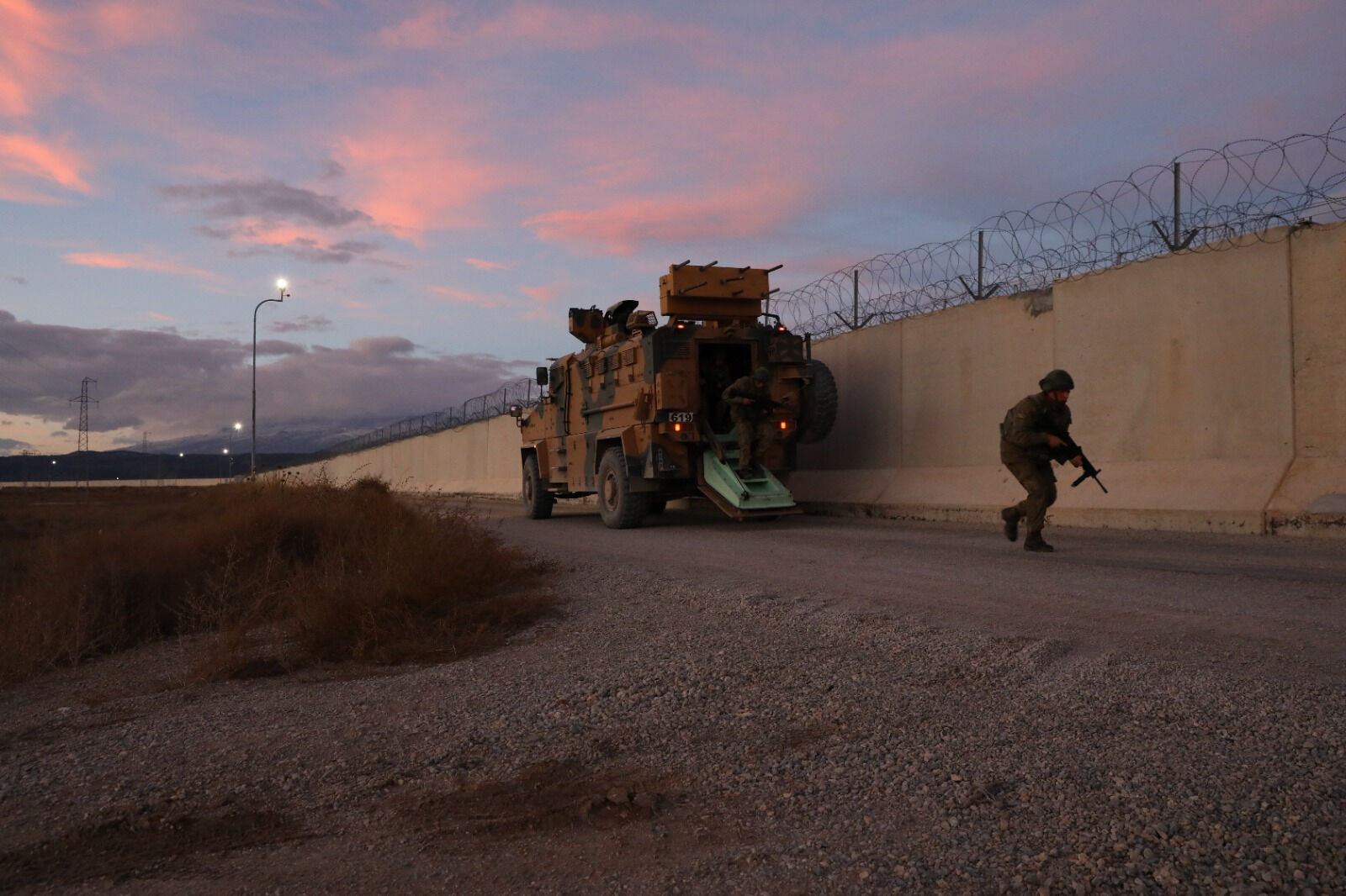 Sıfır noktasında sıfır zaaf! 6. Hudut Tugay Komutanlığı kapılarını gazetemize açtı Sıfır noktasında sıfır zaaf! 6. Hudut Tugay Komutanlığı kapılarını gazetemize açtı - 3. Resim