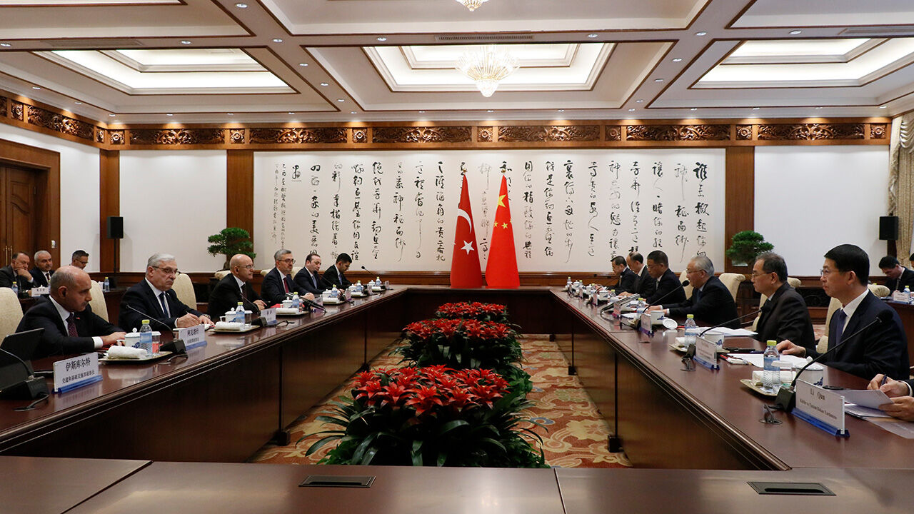 Bakan Şimşek'ten Çin'de kritik görüşme! İş birliğini geliştirmeyi arzuluyoruz Bakan Şimşek'ten Çin'de kritik görüşme! İş birliğini geliştirmeyi arzuluyoruz - 1. Resim