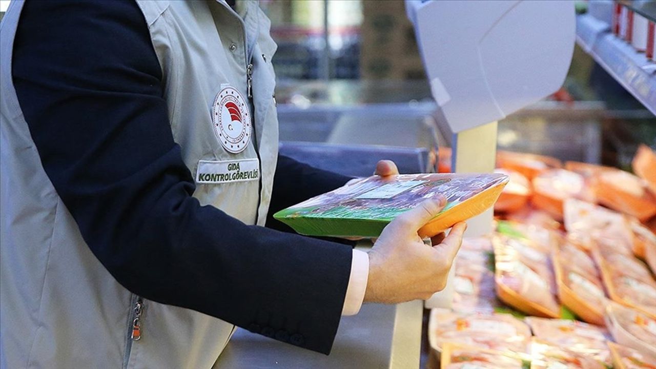 Bakanlık listeyi güncelledi! İşte gıdada taklit ve tağşiş yapan firmalar Bakanlık listeyi güncelledi! İşte gıdada taklit ve tağşiş yapan firmalar