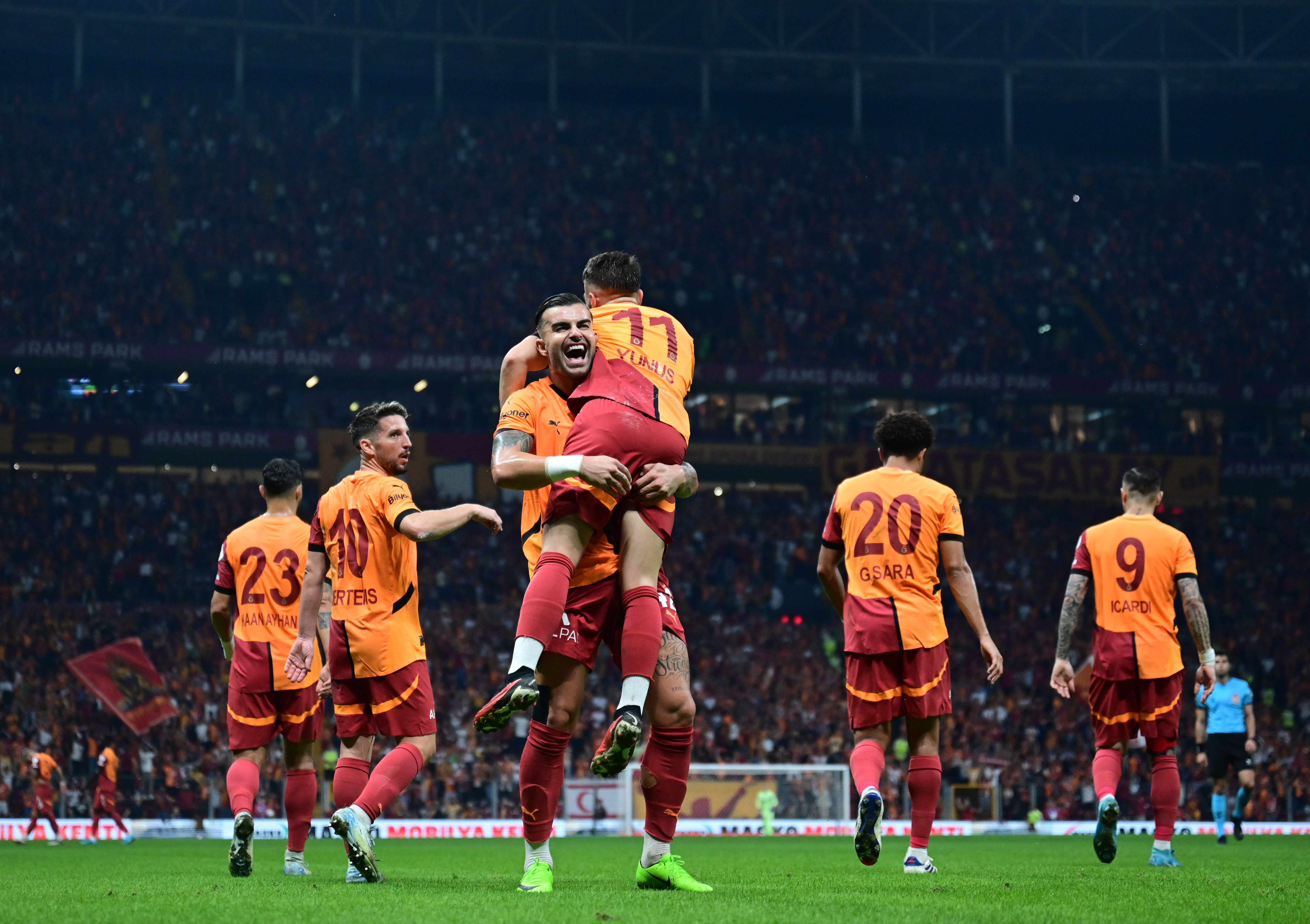 Galatasaray-Tottenham maçının muhtemel 11'leri! Aslan çift forvet mi çıkacak? Icardi ve Osimhen... Galatasaray-Tottenham maçının muhtemel 11'leri! Aslan çift forvet mi çıkacak? Icardi ve Osimhen... - 8. Resim