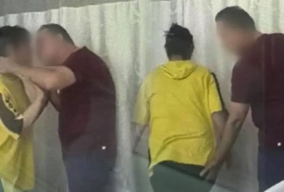 Hastayı taciz skandalı! Skandal görüntüler, doktor gözaltına alındı Hastayı taciz skandalı! Skandal görüntüler, doktor gözaltına alındı - 1. Resim