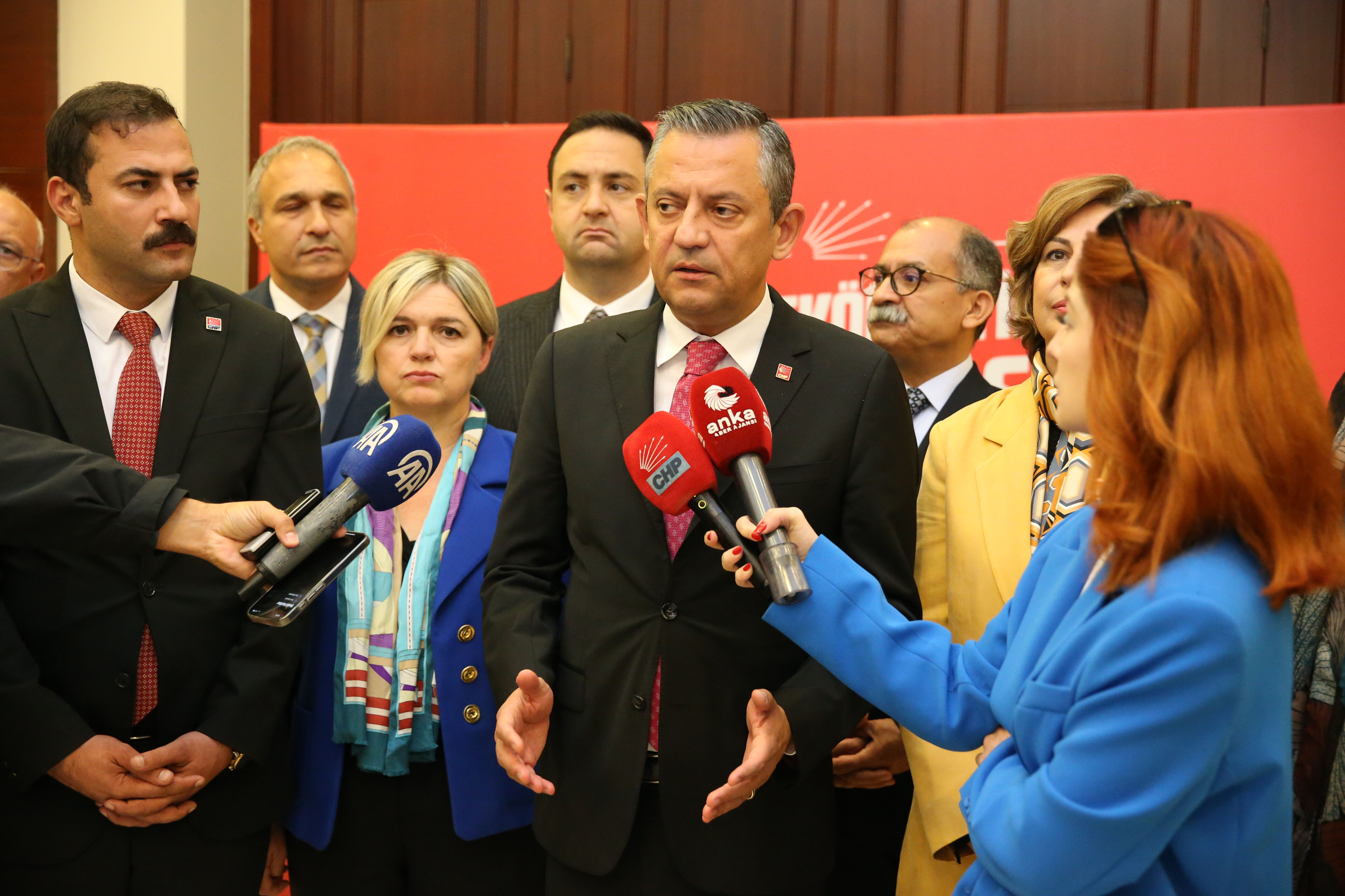 Özgür Özel’den MİT Başkanı İbrahim Kalın’a çağrı: Açıklama bekliyorum Özel’den Mit Başkanı Kalın’a çağrı: Açıklama bekliyorum - 1. Resim