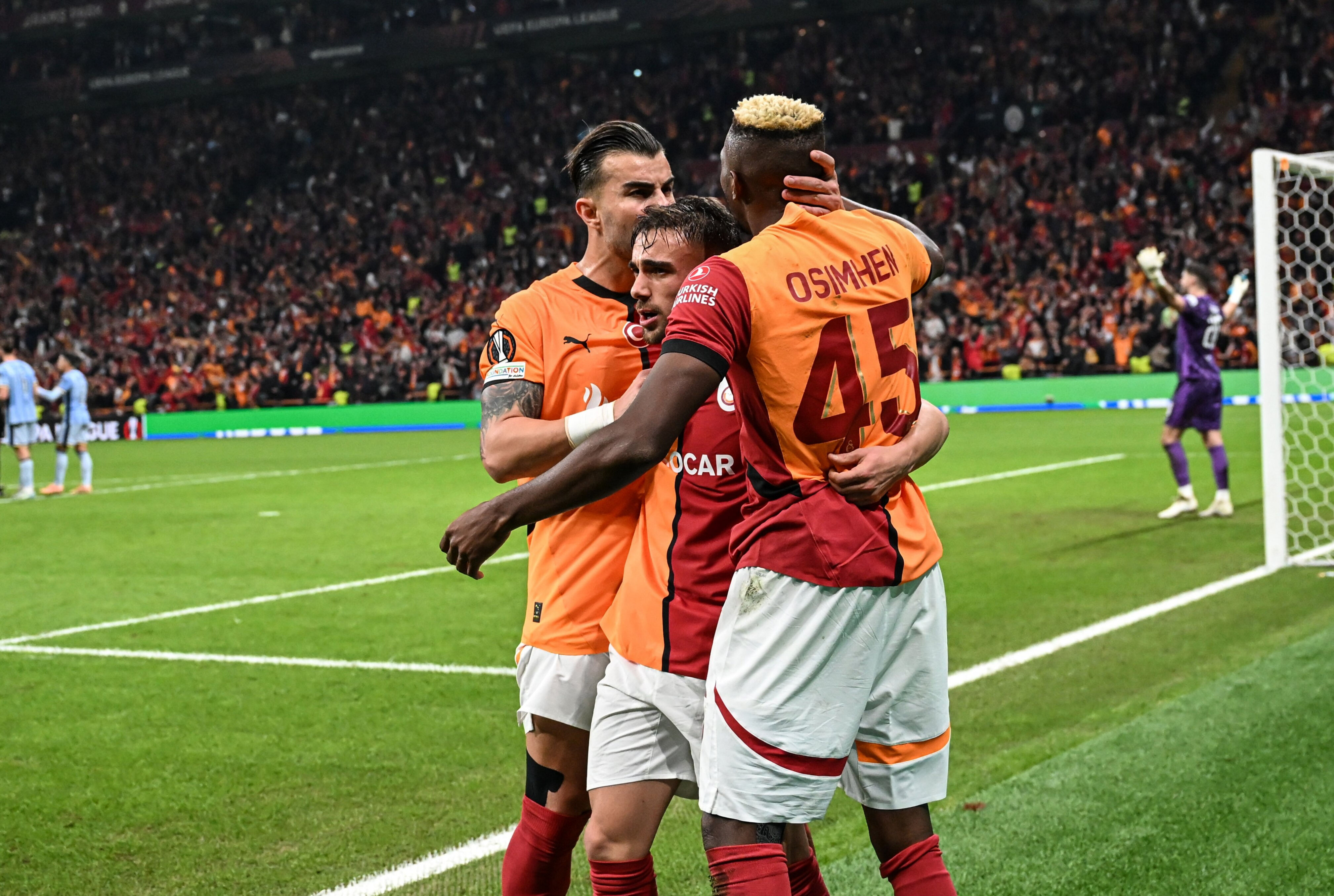 Rams PARK'ta maskeli balo! Galatasaray Avrupa Ligi'nde zirvede Rams PARK'ta maskeli balo! Galatasaray Avrupa Ligi'nde zirvede - 1. Resim