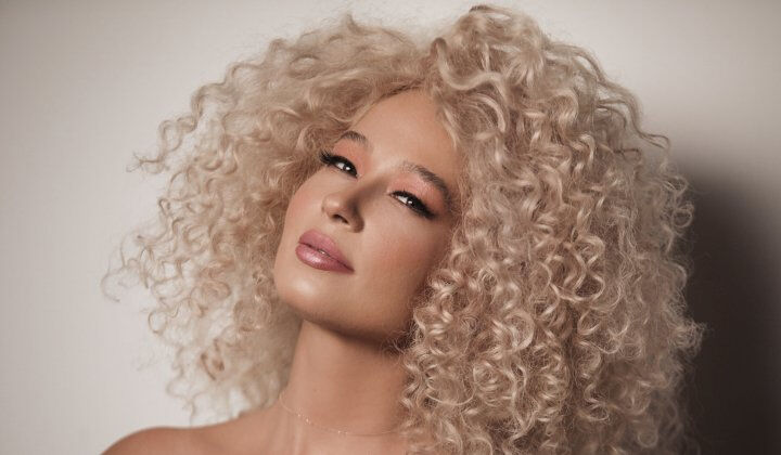 Son görüntüsüyle ilgili yorum yağdı! Eleştirilere Gülçin Ergül'den sert cevap geldi - 1. Resim