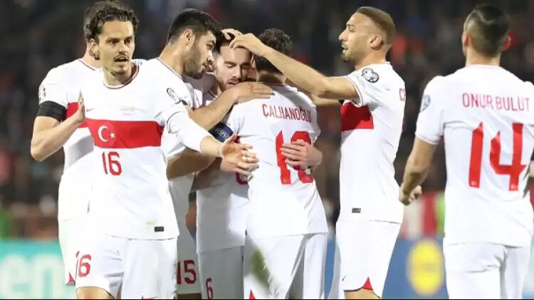 A Milli Futbol Takımı'nın Galler ve Karadağ maçları için aday kadrosu belli oldu A Milli Futbol Takımı'nın Galler ve Karadağ maçları için aday kadrosu belli oldu - 1. Resim