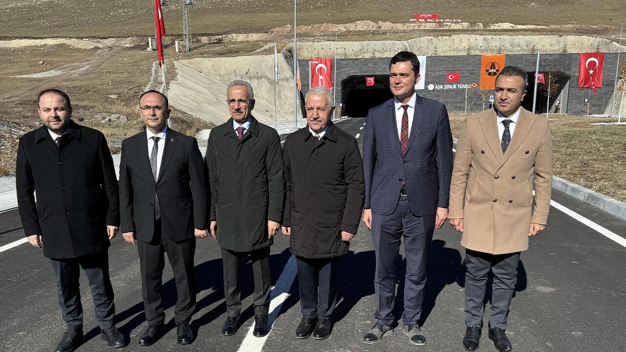 Bakan Uraloğlu'ndan yeni müjde! Seyahat süresi 35 dakikadan 10 dakikaya düştü Bakan Uraloğlu'ndan yeni müjde! Seyahat süresi 35 dakikadan 10 dakikaya düştü - 2. Resim