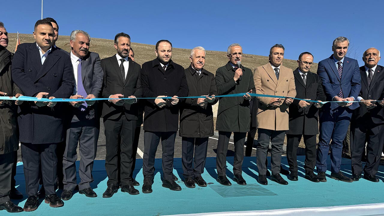 Bakan Uraloğlu'ndan yeni müjde! Seyahat süresi 35 dakikadan 10 dakikaya düştü Bakan Uraloğlu'ndan yeni müjde! Seyahat süresi 35 dakikadan 10 dakikaya düştü - 1. Resim