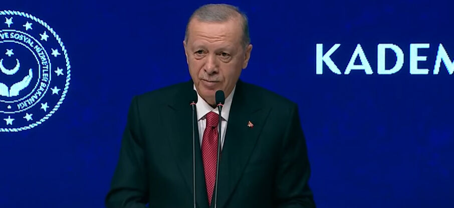 Cumhurbaşkanı Erdoğan'dan Kadın ve Adalet Zirvesi'nde önemli açıklamalar Cumhurbaşkanı Erdoğan'dan Kadın ve Adalet Zirvesi'nde önemli açıklamalar - 2. Resim