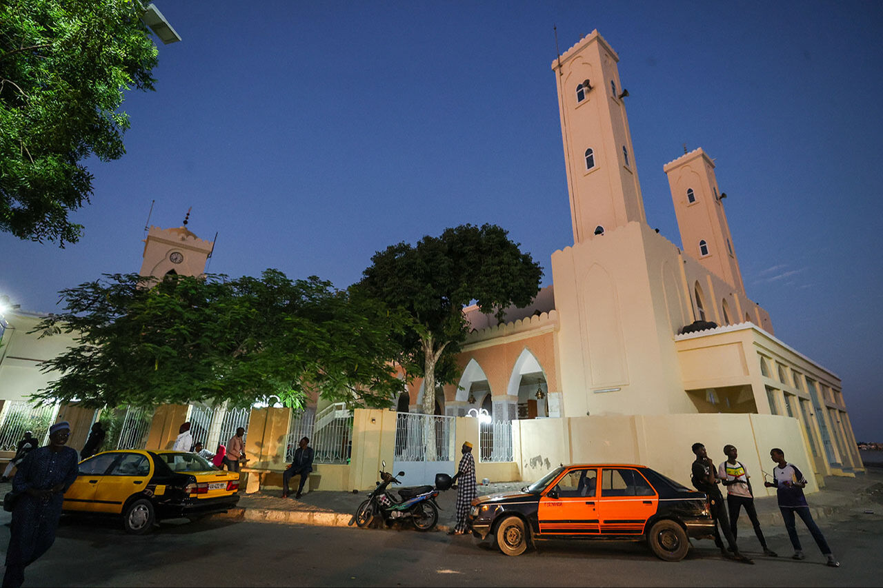 Ezan sesinden rahatsız mı oldular? Minaresinde çan bulunan Senegal'deki Büyük Saint-Louis Camisi Ezan sesinden rahatsız mu oldular? Minaresinde çan bulunan Senegal'deki Büyük Saint-Louis Camisi - 4. Resim