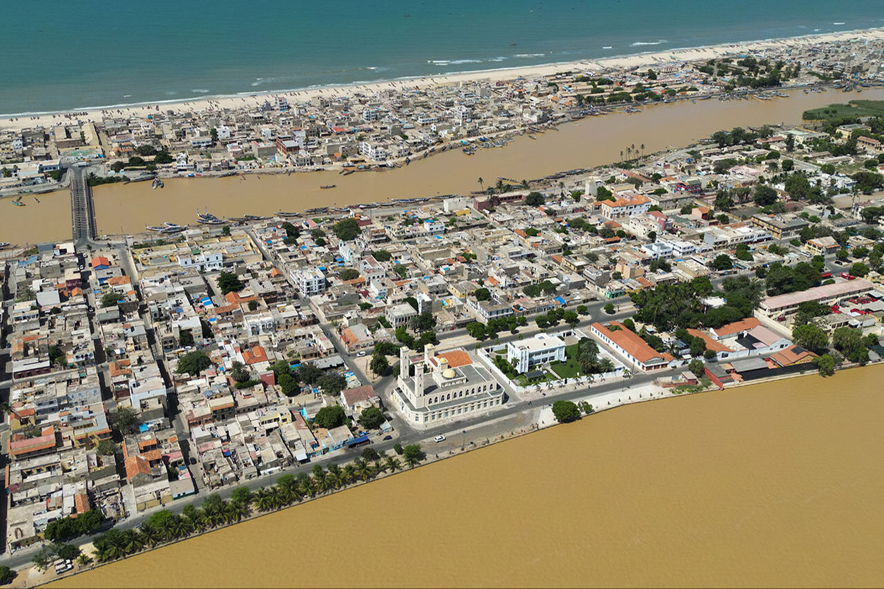 Ezan sesinden rahatsız mı oldular? Minaresinde çan bulunan Senegal'deki Büyük Saint-Louis Camisi Ezan sesinden rahatsız mu oldular? Minaresinde çan bulunan Senegal'deki Büyük Saint-Louis Camisi - 7. Resim