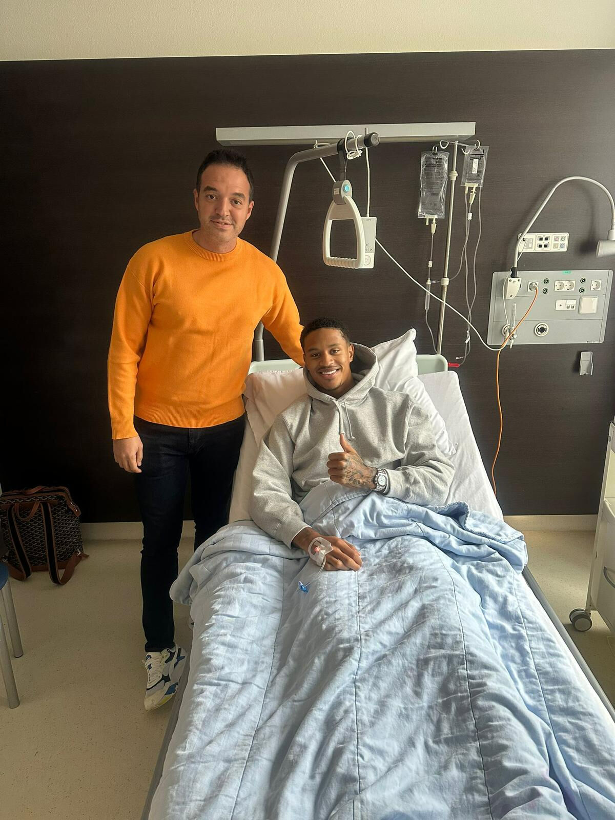 Fenerbahçe'nin yıldızı Jayden Oosterwolde, ön çapraz bağ operasyonu geçirdi - 1. Resim