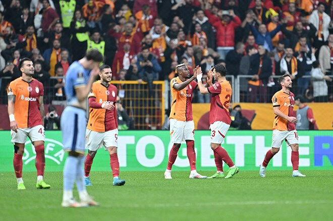 Galatasaray'ın galibiyeti sonrası çarpıcı yorum!  Galatasaray'ın galibiyeti sonrası çarpıcı yorum!