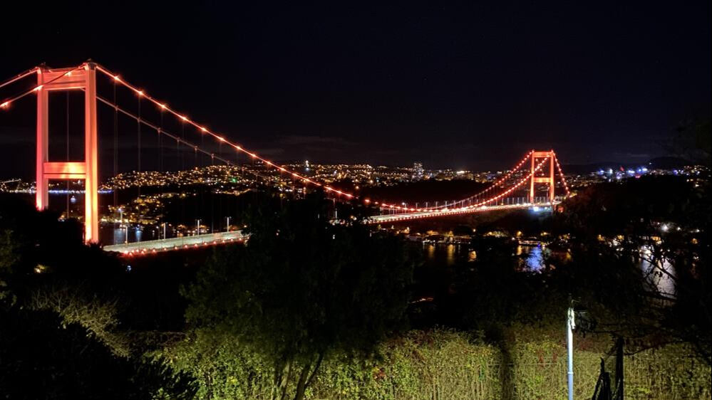 İstanbul’da köprüler lösemi hastalığına dikkati çekmek için turuncuya büründü İstanbul’da köprüler lösemi hastalığına dikkati çekmek için turuncuya büründü - 1. Resim