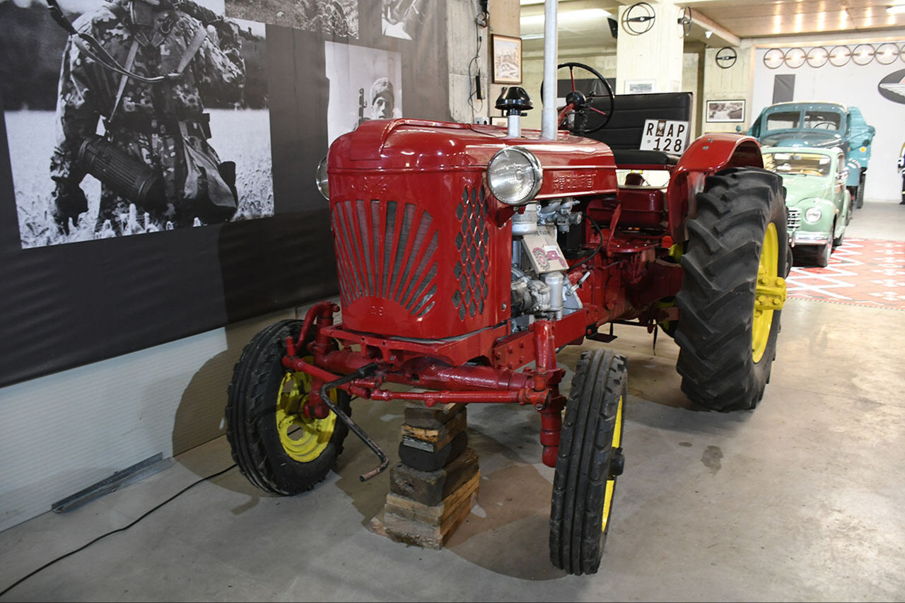 24 yılda bir araya getirdi! Tiranlı koleksiyoner Prrenjasi'nin klasik araba müzesi tarihe götürüyor 24 yılda bir araya getirdi! Tiranlı koleksiyoner Prrenjasi'nin klasik araba müzesi tarihe götürüyor - 6. Resim