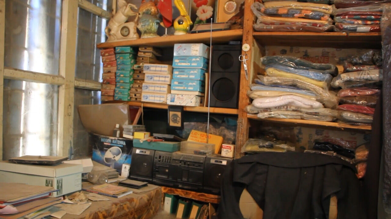 84 yıllık dükkan 30 yıldır değişmedi! Babası ölünce çivisine kadar korumaya aldı - 2. Resim