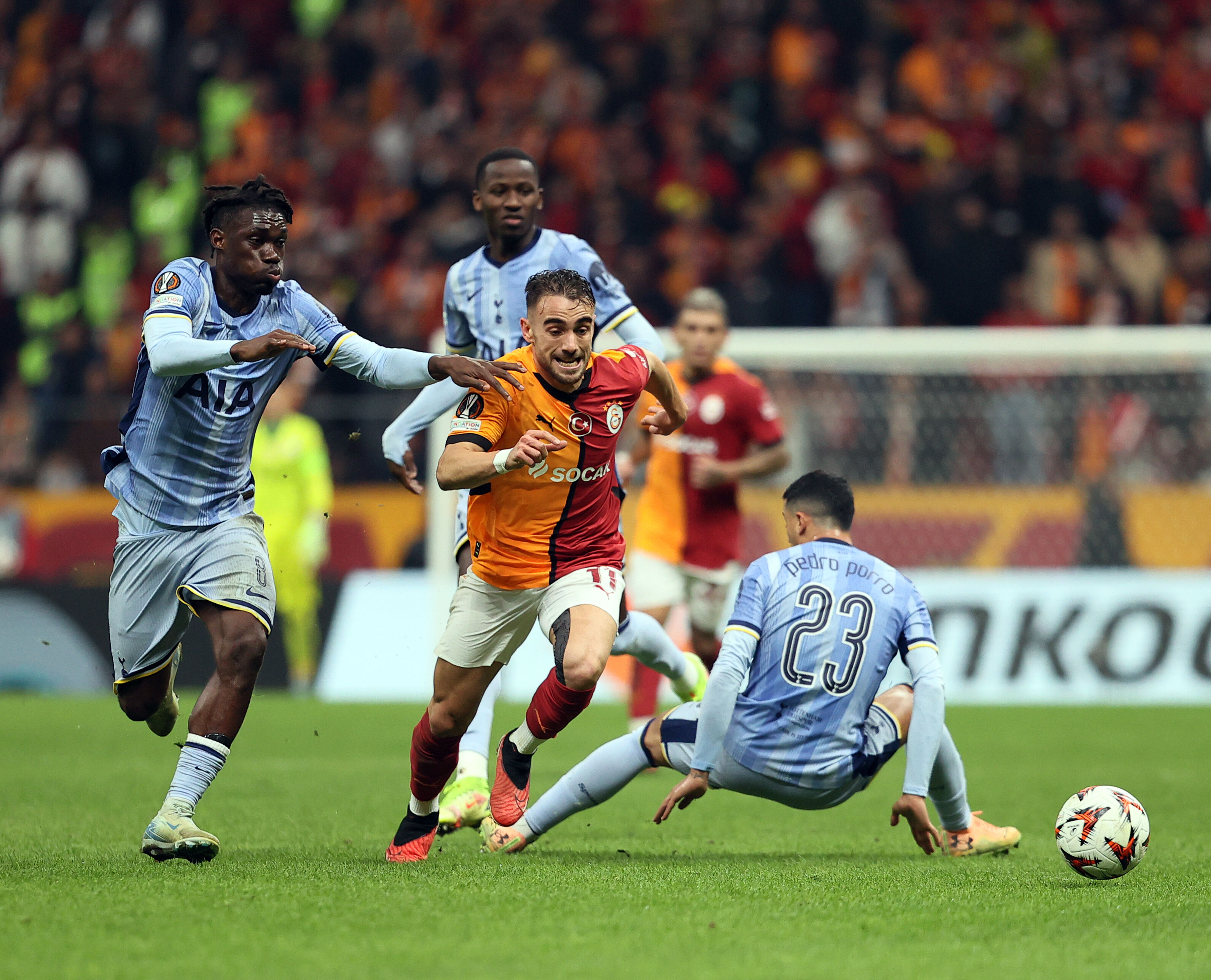 Avrupa’nın kralı aslan! Galatasaray, sadece Süper Lig’i değil UEFA Avrupa Ligi’ni de domine ediyor Avrupa’nın kralı aslan! Galatasaray, sadece Süper Lig’i değil UEFA Avrupa Ligi’ni de domine ediyor - 1. Resim