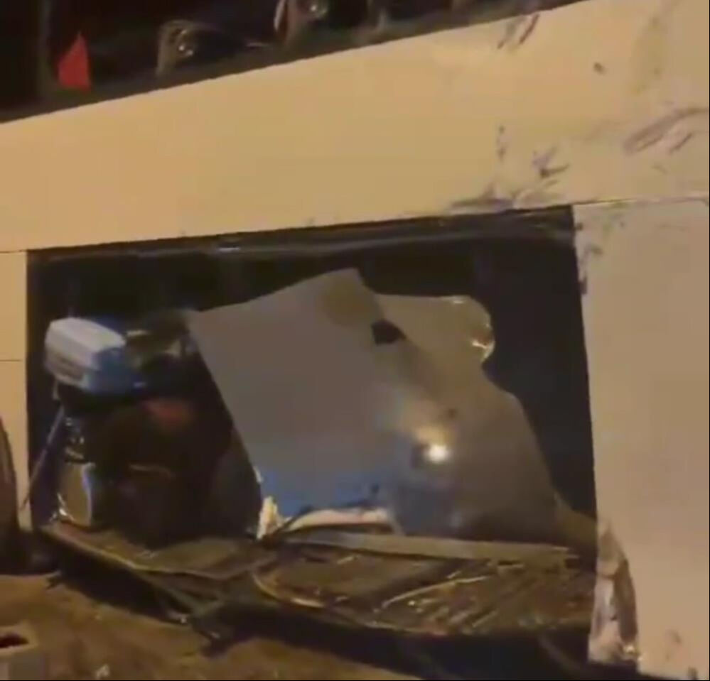 Balıkesir'de yolcu otobüsü kamyon ile çarpıştı, çok sayıda yaralı var Balıkesir'de yolcu otobüsü kamyon ile çarpıştı, çok sayıda yaralı var - 2. Resim