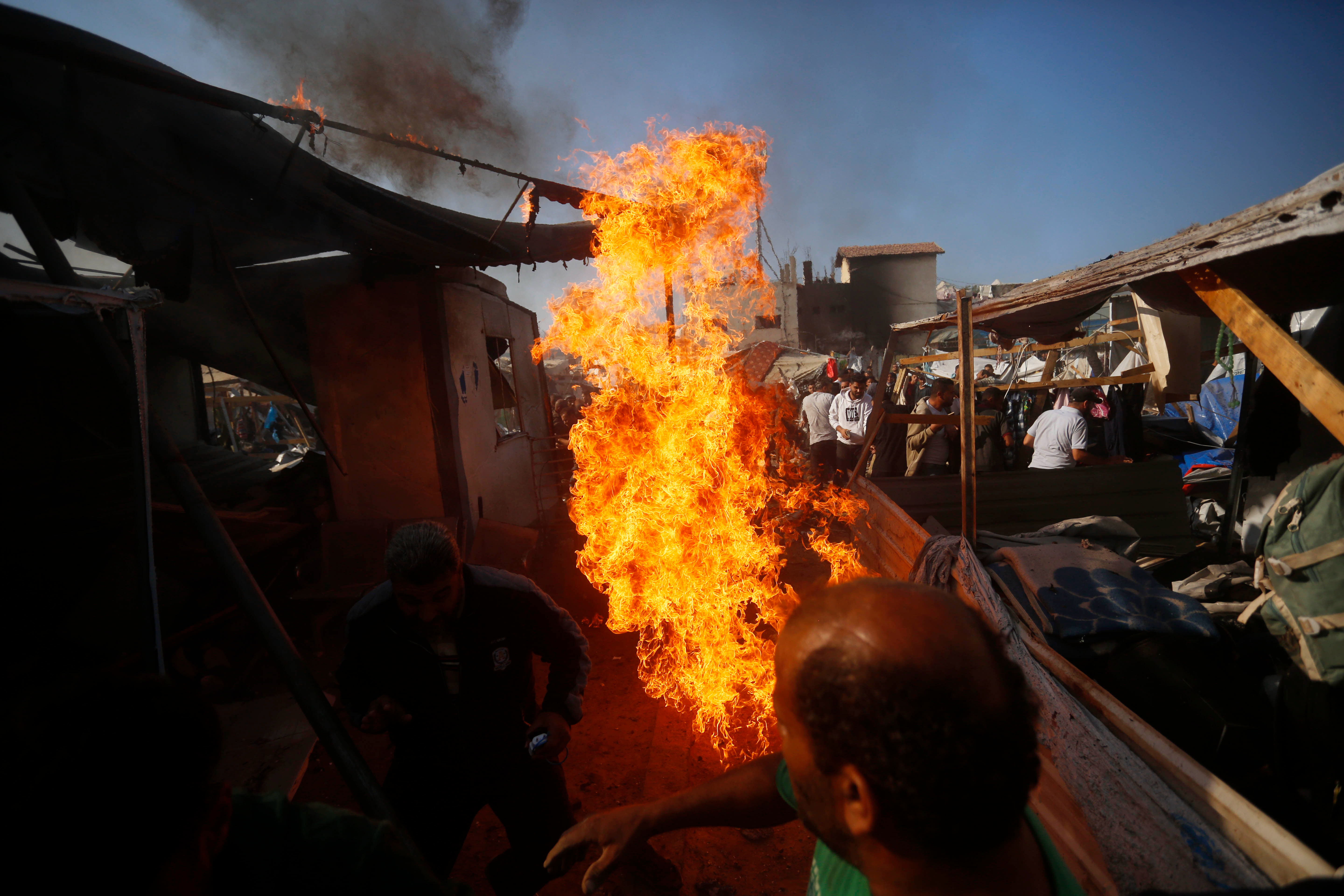 İşgal ordusu hastane yerleşkesindeki çadırları bombaladı - 1. Resim