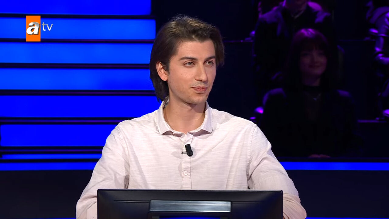 Kim Milyoner Olmak İster’de 2. soruda joker kullandı, Oktay Kaynarca kendini tutamadı - 4. Resim