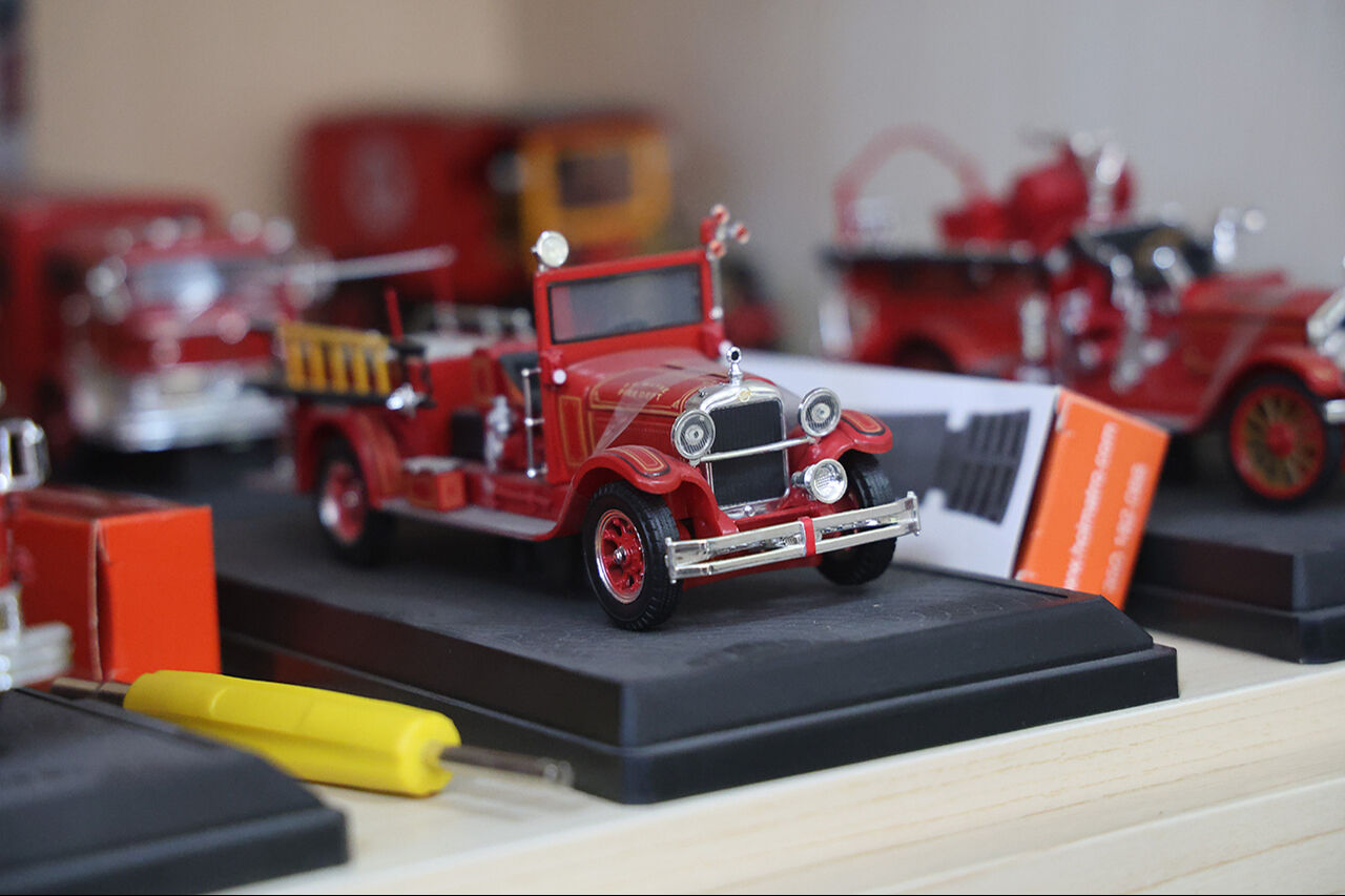 18 ülkeden oyuncak topladı! Makam odasını çocuklar için "İtfaiye Müzesi" yaptı 18 ülkeden oyuncak topladı! Makam odasını çocuklar için "İtfaiye Müzesi" yaptı - 2. Resim