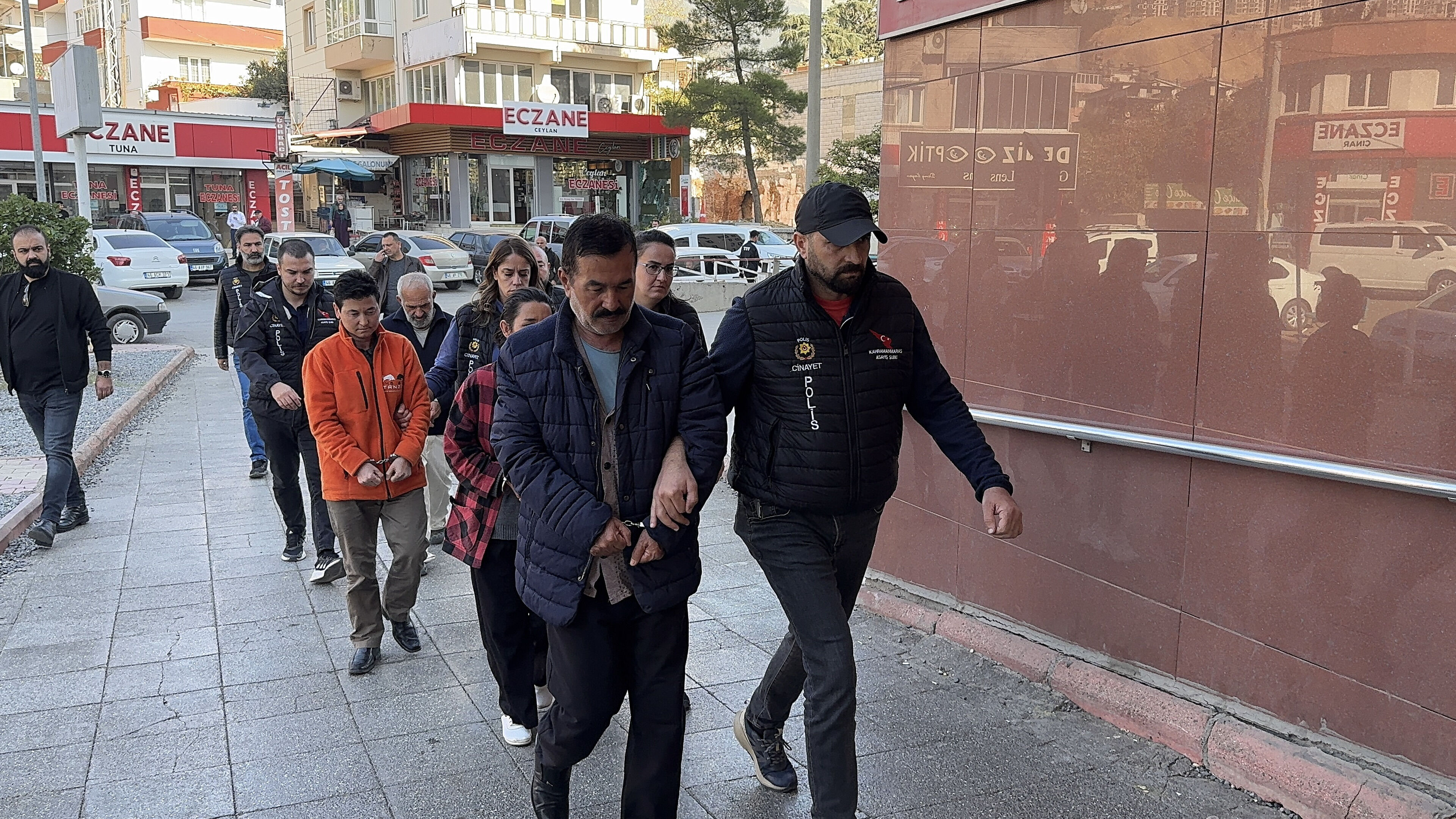 19 yıllık cinayetin sır perdesi kalktı: İki kız kardeşle ilgili korkunç itiraf! - 1. Resim