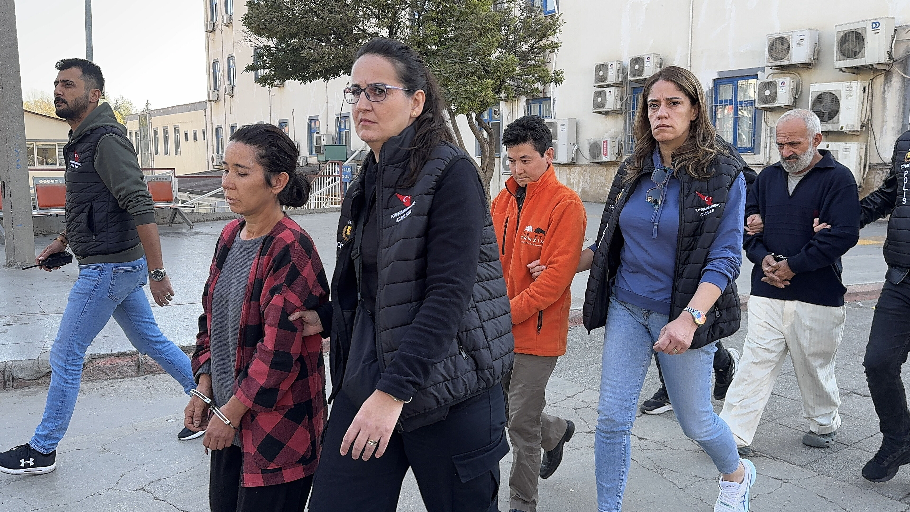 19 yıllık cinayetin sır perdesi kalktı: İki kız kardeşle ilgili korkunç itiraf! - 3. Resim