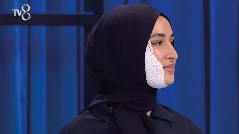 Beyza Huri Aydın günler sonra ekrana çıktı! Kararını açıklayınca gözyaşlarını tutamadılar Beyza Huri Aydın günler sonra ekrana çıktı! Kararını açıklayınca herkes gözyaşlarına boğuldu - 2. Resim