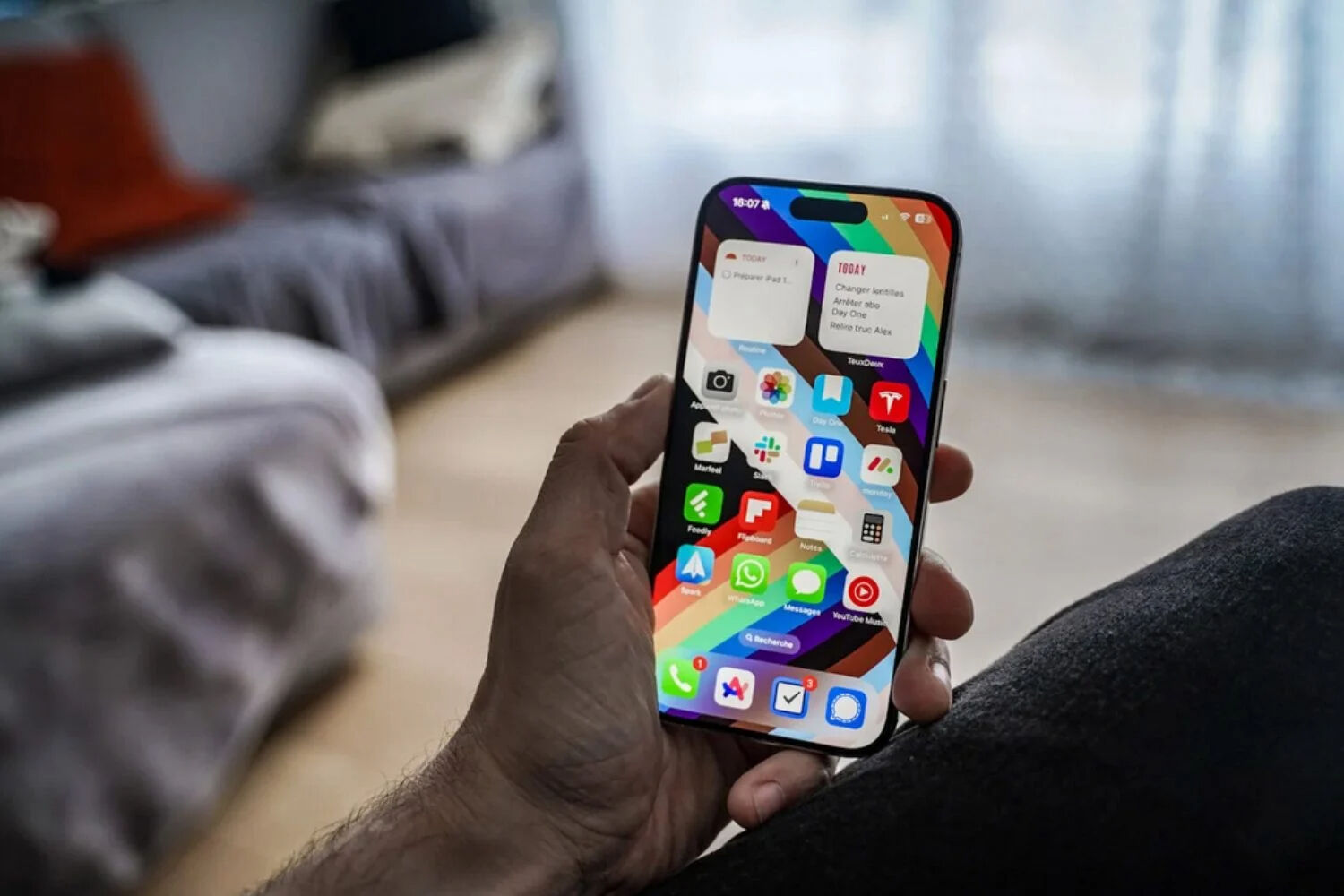 E-hastalıklara dikkat: 'Nomofobi' artıyor! Sinsi algoritmalara karşı uzmanlar uyardı Apple'dan büyük başarı! iPhone 15 dünya çapında en çok satan akıllı telefon  oldu | Türkiye Gazetesi