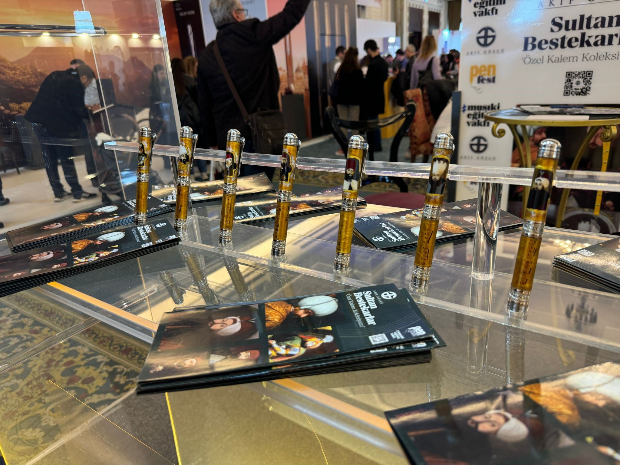 En pahalı kalem 3 milyon lirayla görücüye çıktı! Çırağan Sarayı'nda dikkat çeken festival: Penfest 2024 - 2. Resim