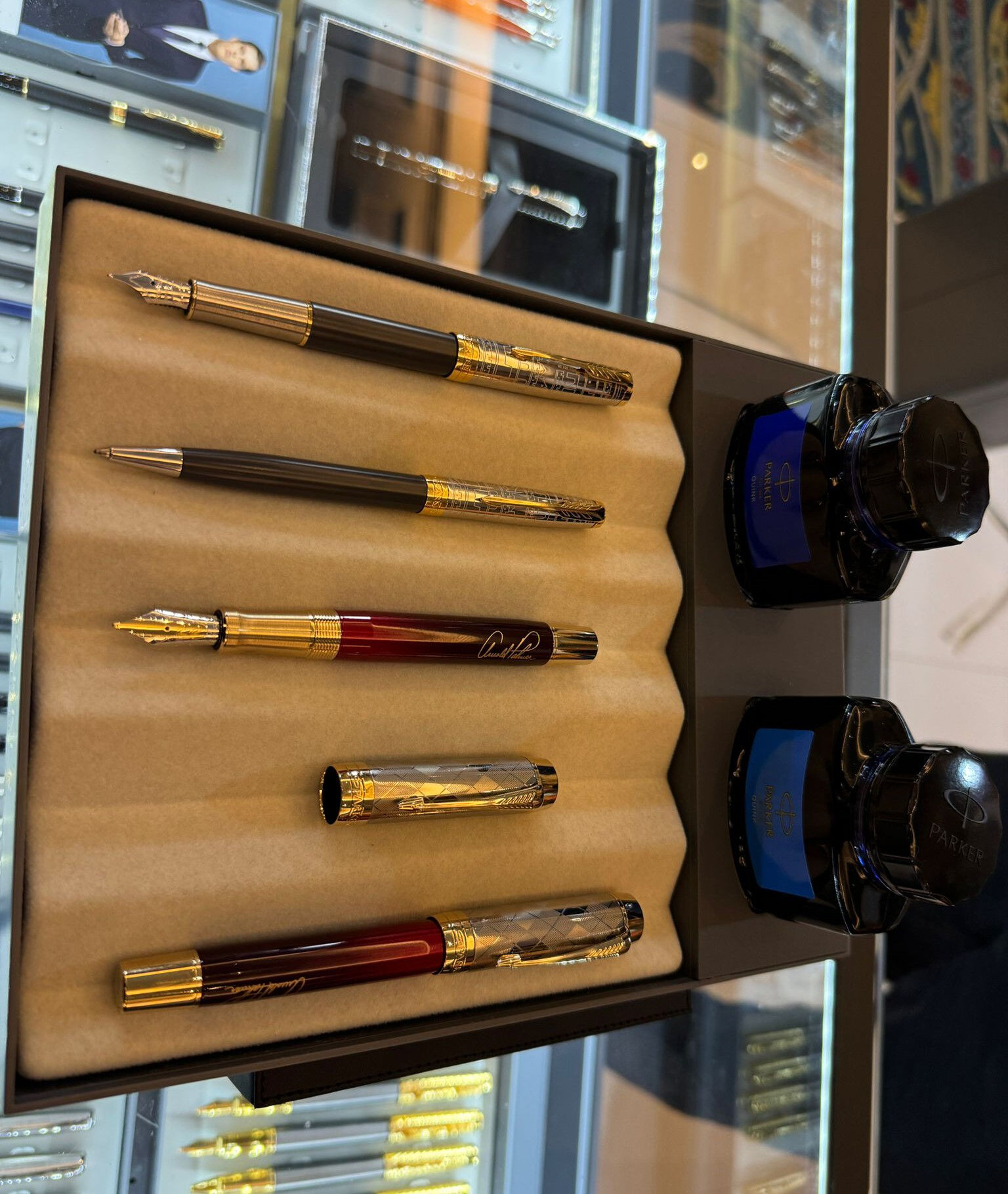 En pahalı kalem 3 milyon lirayla görücüye çıktı! Çırağan Sarayı'nda dikkat çeken festival: Penfest 2024 - 9. Resim