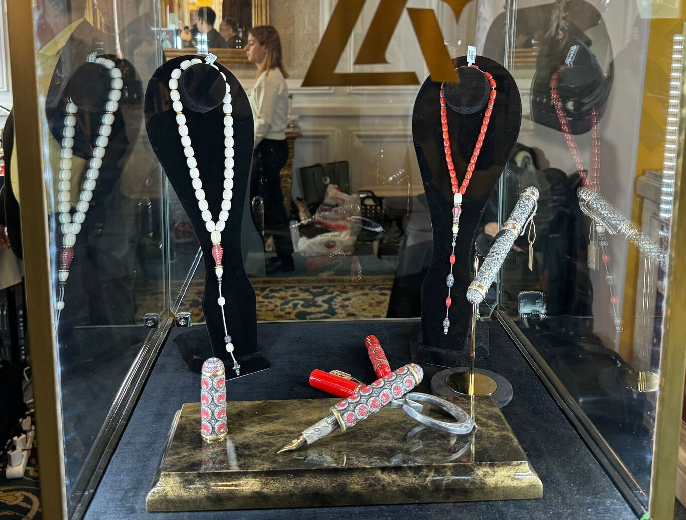 En pahalı kalem 3 milyon lirayla görücüye çıktı! Çırağan Sarayı'nda dikkat çeken festival: Penfest 2024 - 10. Resim