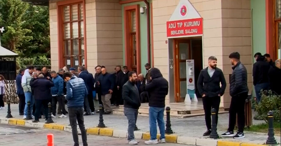 İstanbul'daki yolcu otobüsü kazasında genç kız hayatını kaybetti! Annesi ve kardeşiyle gelmişti - 1. Resim