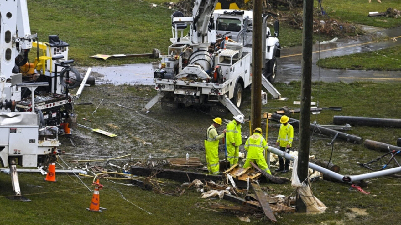 Kasırgalardan etkilenen Trump destekçilerine yardım etmeme talimatı veren ekip amiri kovuldu Kasırgalardan etkilenen Trump destekçilerine yardım etmeme talimatı veren ekip amiri kovuldu - 2. Resim