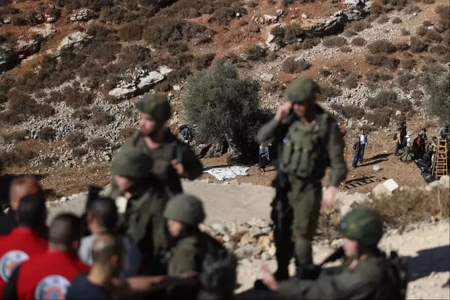 Sivilleri katlettikleri yetmedi, şimdi de doğaya saldırıyorlar! İsrailliler, bölgede ürün veren tüm ağaçları kesti Sivilleri katlettikleri yetmedi, şimdi de doğaya saldırıyorlar! İsrail ürün veren tüm ağaçları kesti - 2. Resim