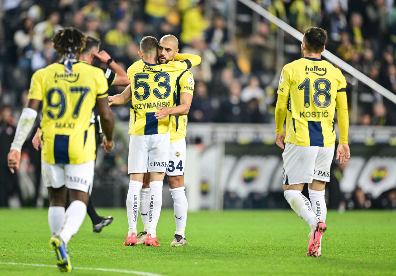 Fenerbahçe'nin golünden önce el var mı? Geceye damga vuran pozisyon için net yorum: Rain Ball Fenerbahçe'nin golünden önce el var mı? Geceye damga vuran pozisyon için net yorum: Rain Ball - 1. Resim