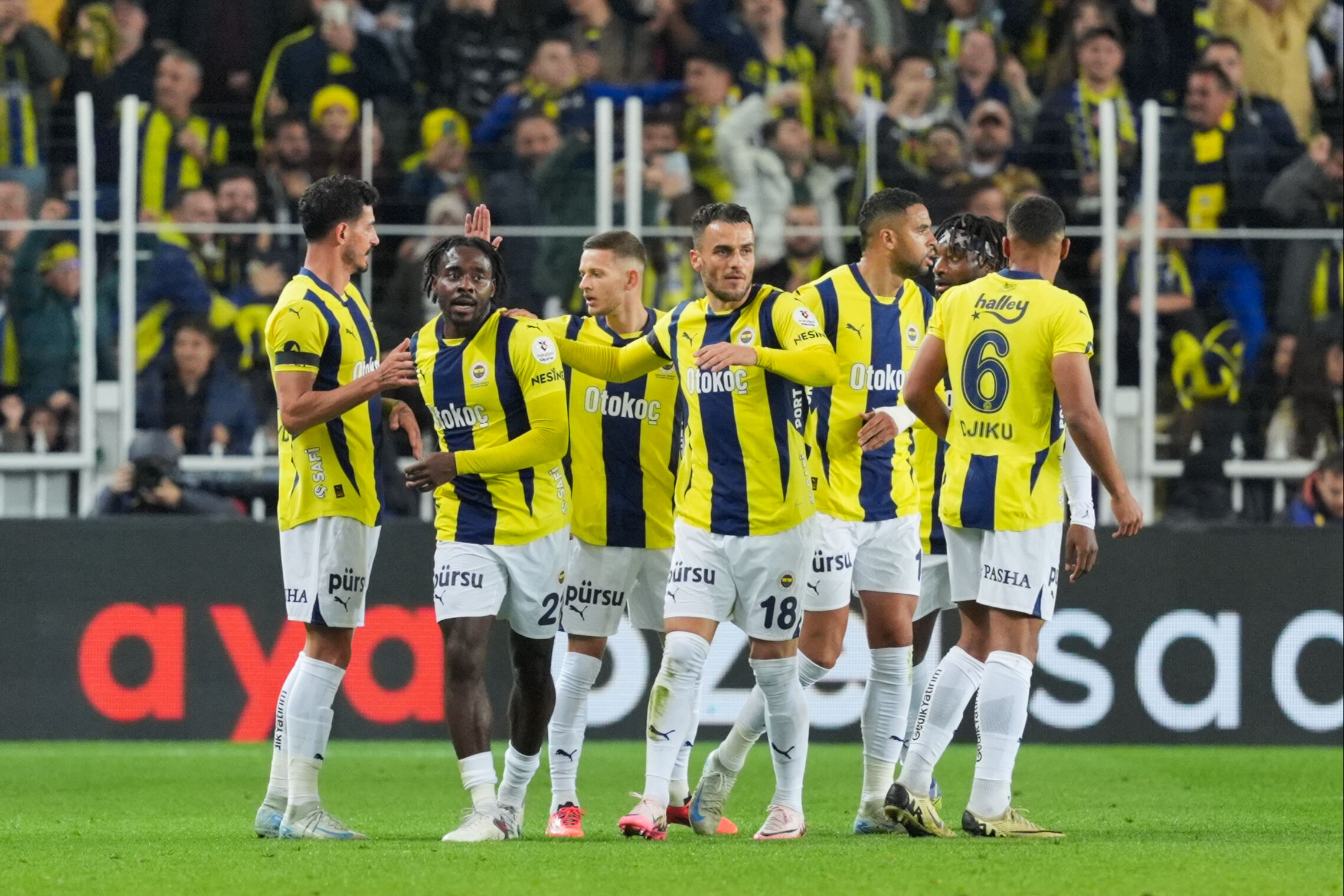 Fener’e ilaç gibi! AZ Alkmaar deplasmanından üzgün dönen Fenerbahçe ligde Sivas’ı yendi ikinci sıraya yerleşti - 2. Resim