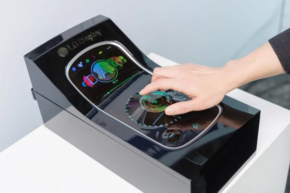 Geleceğin teknolojisi artık kullanılabiliyor! LG'den herkesi şaşırtan yeni esnek ekran - 3. Resim