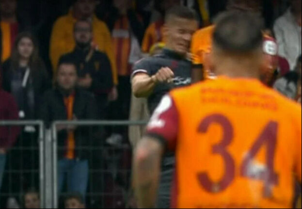 G.Saray-Samsunspor maçındaki penaltı kararları doğru mu? Trio ekibi değerlendirdi G.Saray-Samsunspor maçındaki penaltı kararları doğru mu? Trio ekibi değerlendirdi - 5. Resim