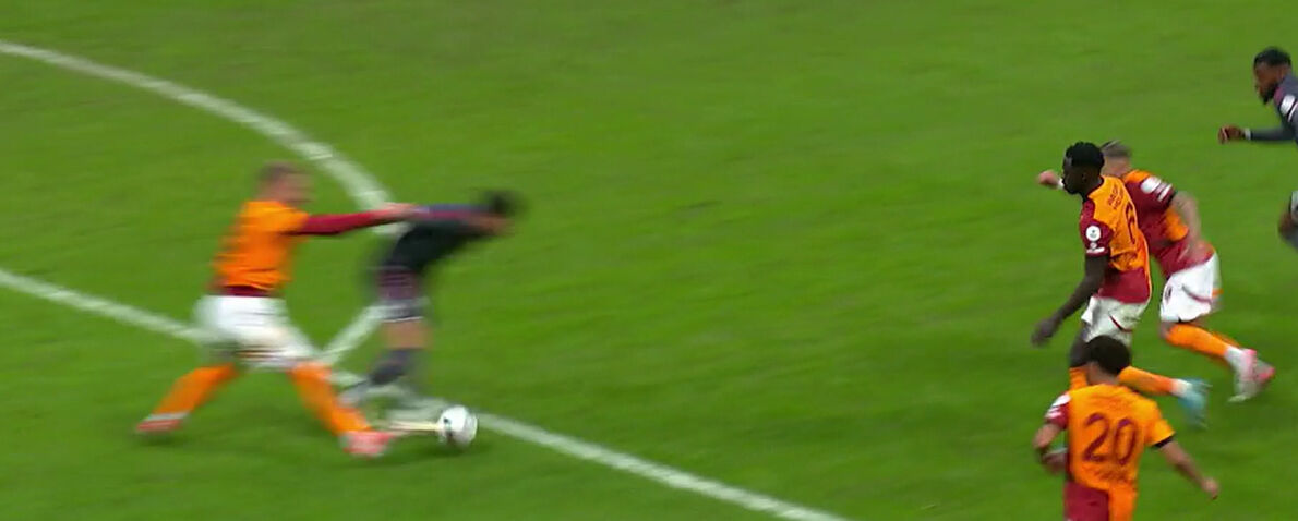 G.Saray-Samsunspor maçındaki penaltı kararları doğru mu? Trio ekibi değerlendirdi G.Saray-Samsunspor maçındaki penaltı kararları doğru mu? Trio ekibi değerlendirdi - 6. Resim