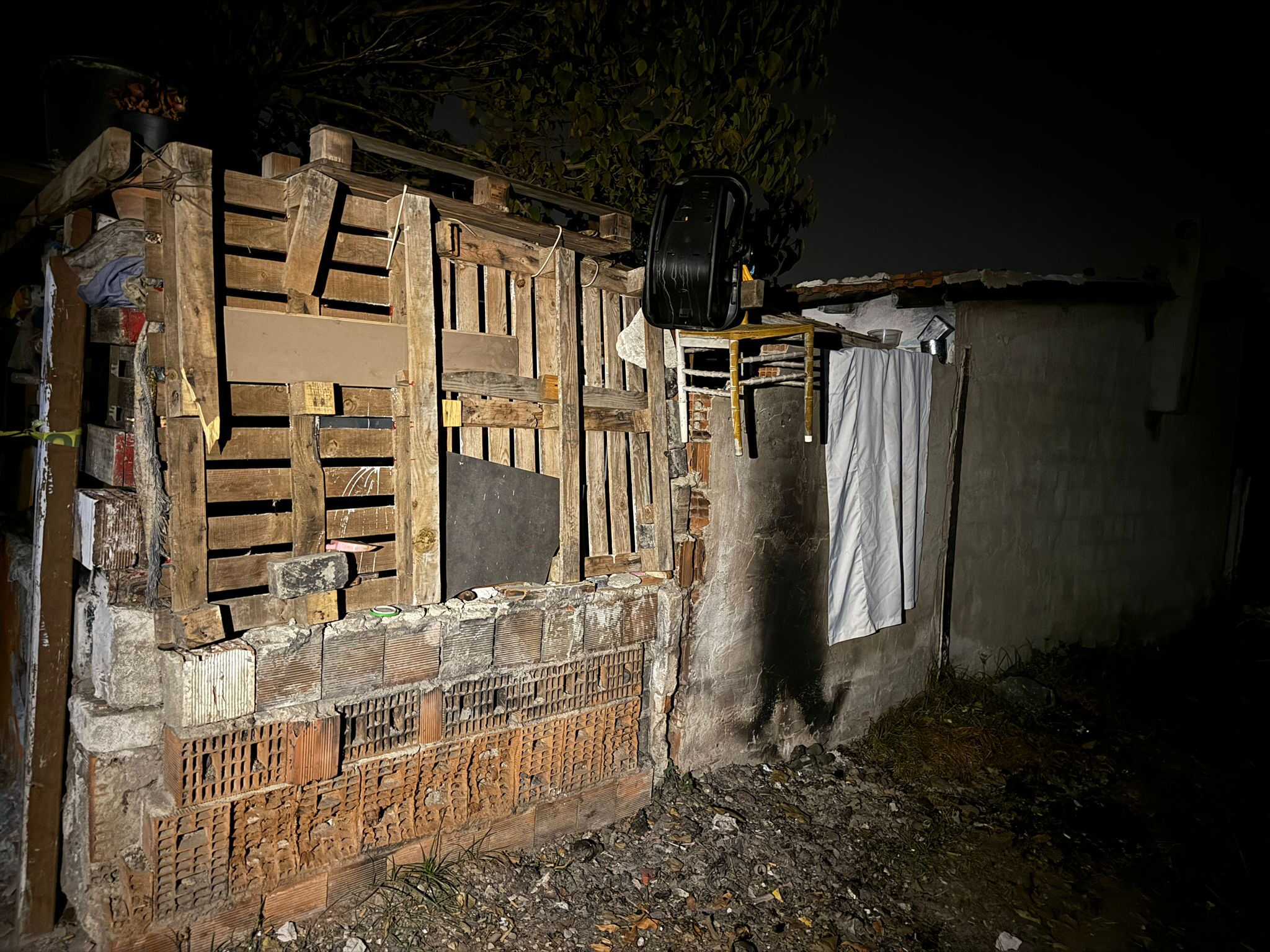 İzmir'de elektrik sobası faciası! Yangında 5 kardeş hayatını kaybetti İzmir'de elektrik sobası faciası! Yangında 5 kardeş hayatını kaybetti - 1. Resim