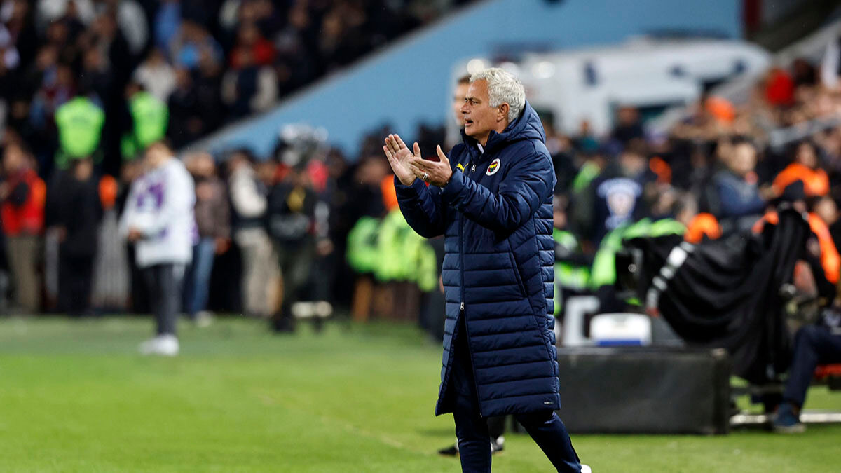 Jose Mourinho'nun Newcastle United'a geçişi İngiltere'de tartışılıyor:  Jose Mourinho'nun Newcastle United'a geçişi İngiltere'de tartışılıyor: