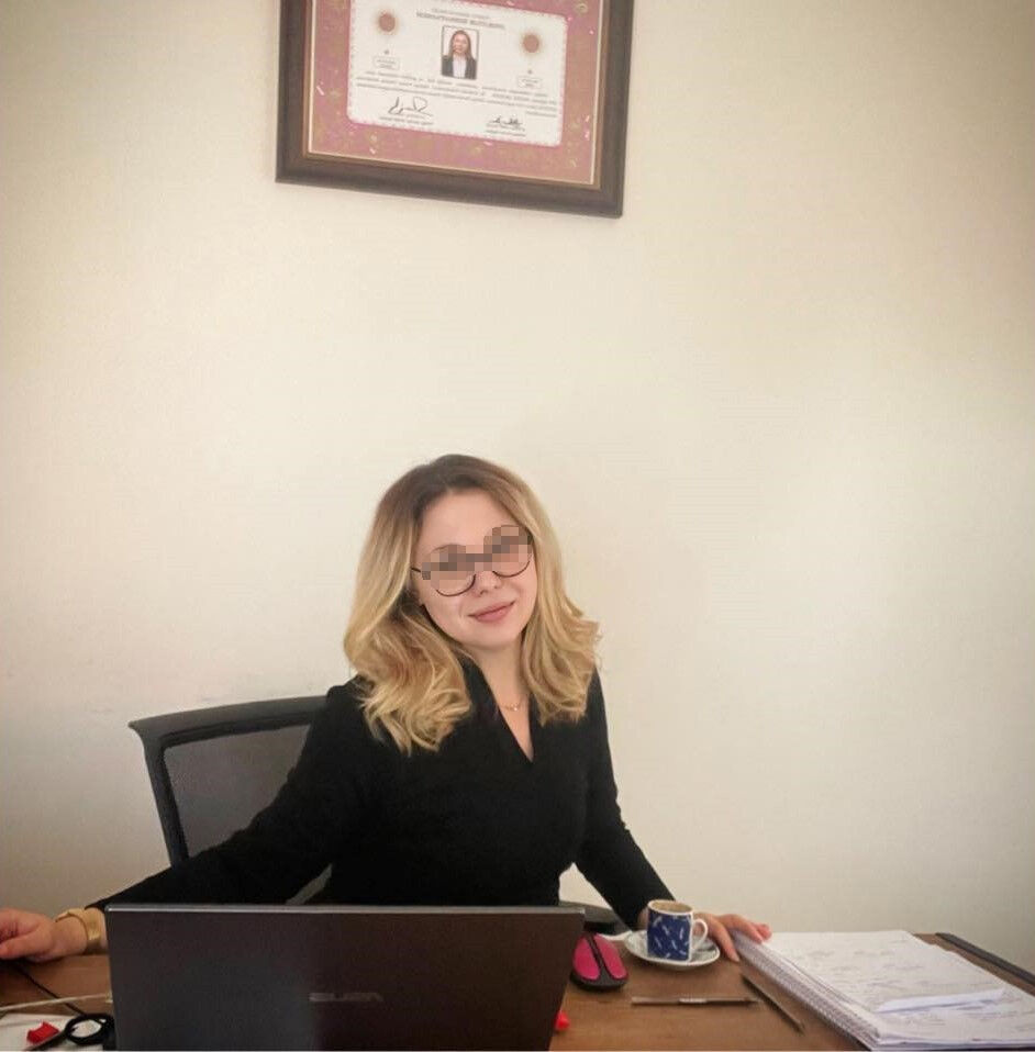 Kadın avukata cinsel içerikli tehdit dolu mesajlar! Şüphelinin cezası belli oldu Kadın avukata cinsel içerikli tehdit dolu mesajlar! Şüphelinin cezası belli oldu - 3. Resim