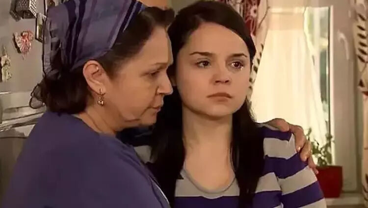 Kızıl Goncalar oyuncuları arasına yeni isim dahil oldu: Pelin Ermiş kimdir? Kızıl Goncalar oyuncuları arasına yeni isim dahil oldu: Pelin Ermiş kimdir? - 1. Resim